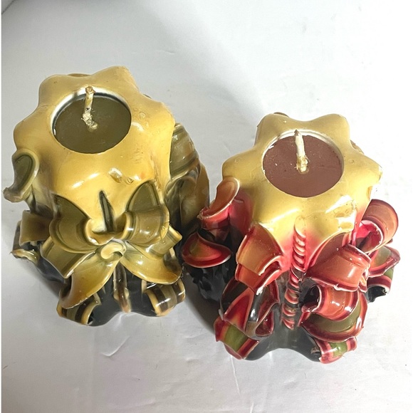 Set of 2 Unique vintage Artisan  hand carved 70s Glow ribbon candles Not Used. - Picture 4 of 9